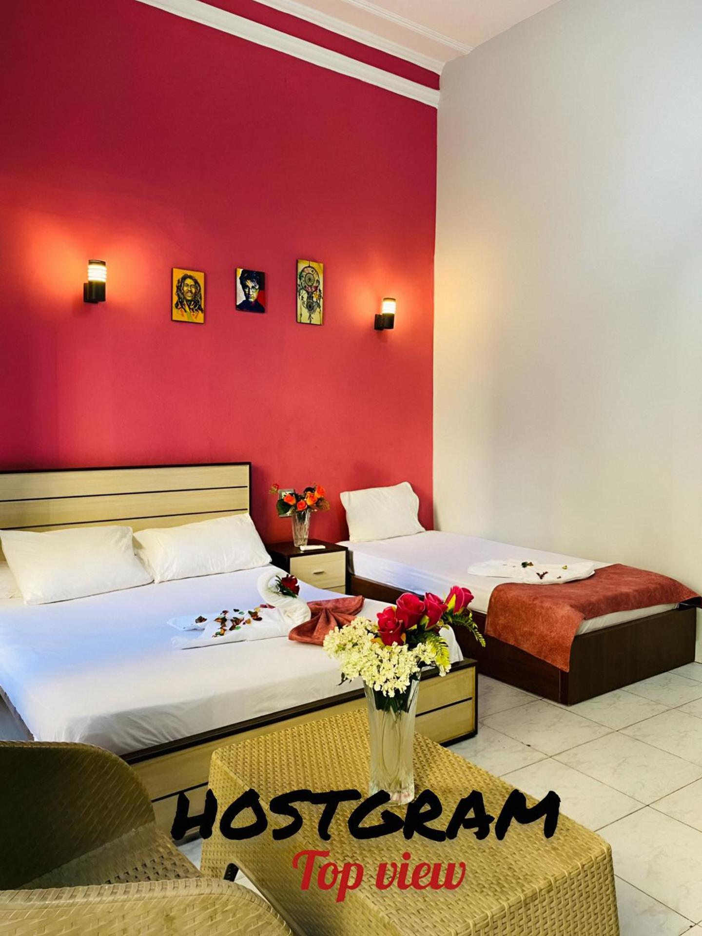 Hostgram Top View - Photo 51