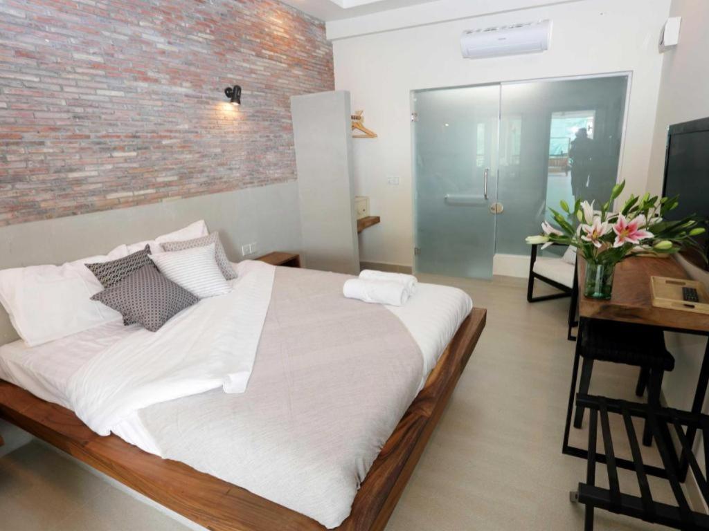 Bamboo9 Boutique - Photo 100