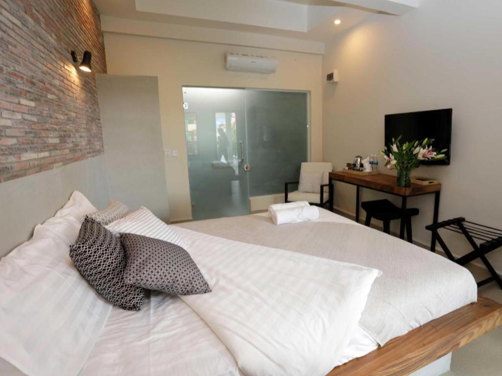 Bamboo9 Boutique - Photo 101