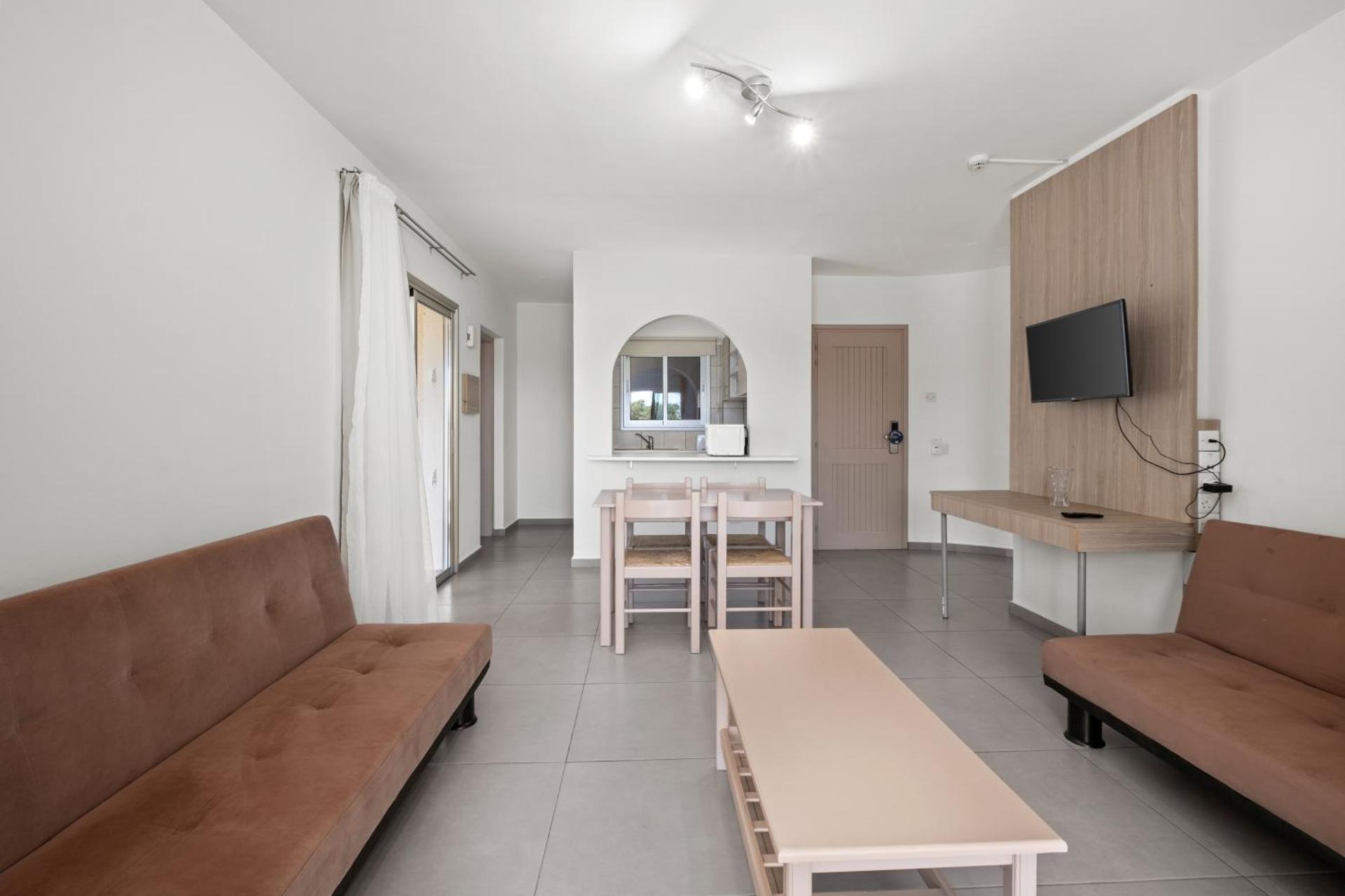 Deluxe One-Bedroom Apartment