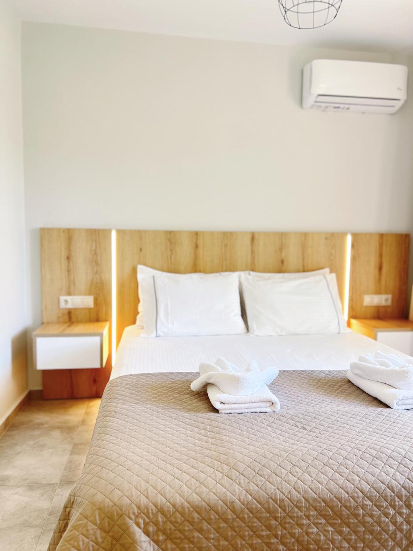 S & E Apartments - Photo 20