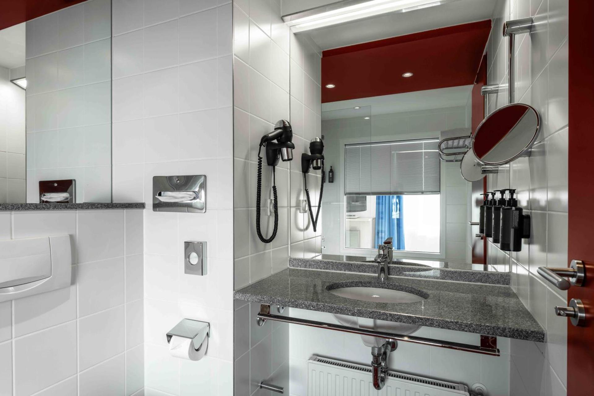 Ramada by Wyndham Essen - Photo 51