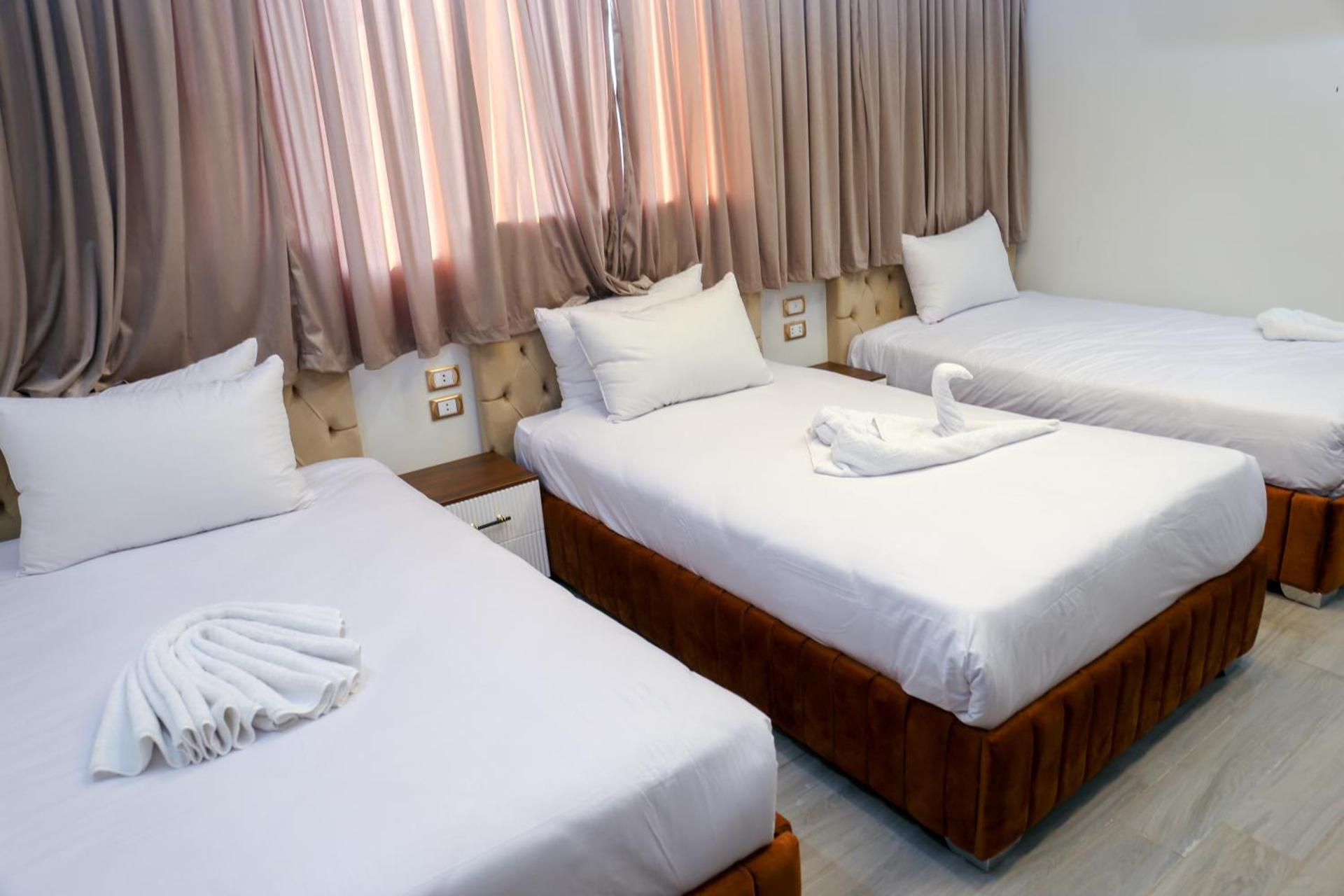 AMADEOS pyramids inn - Photo 27