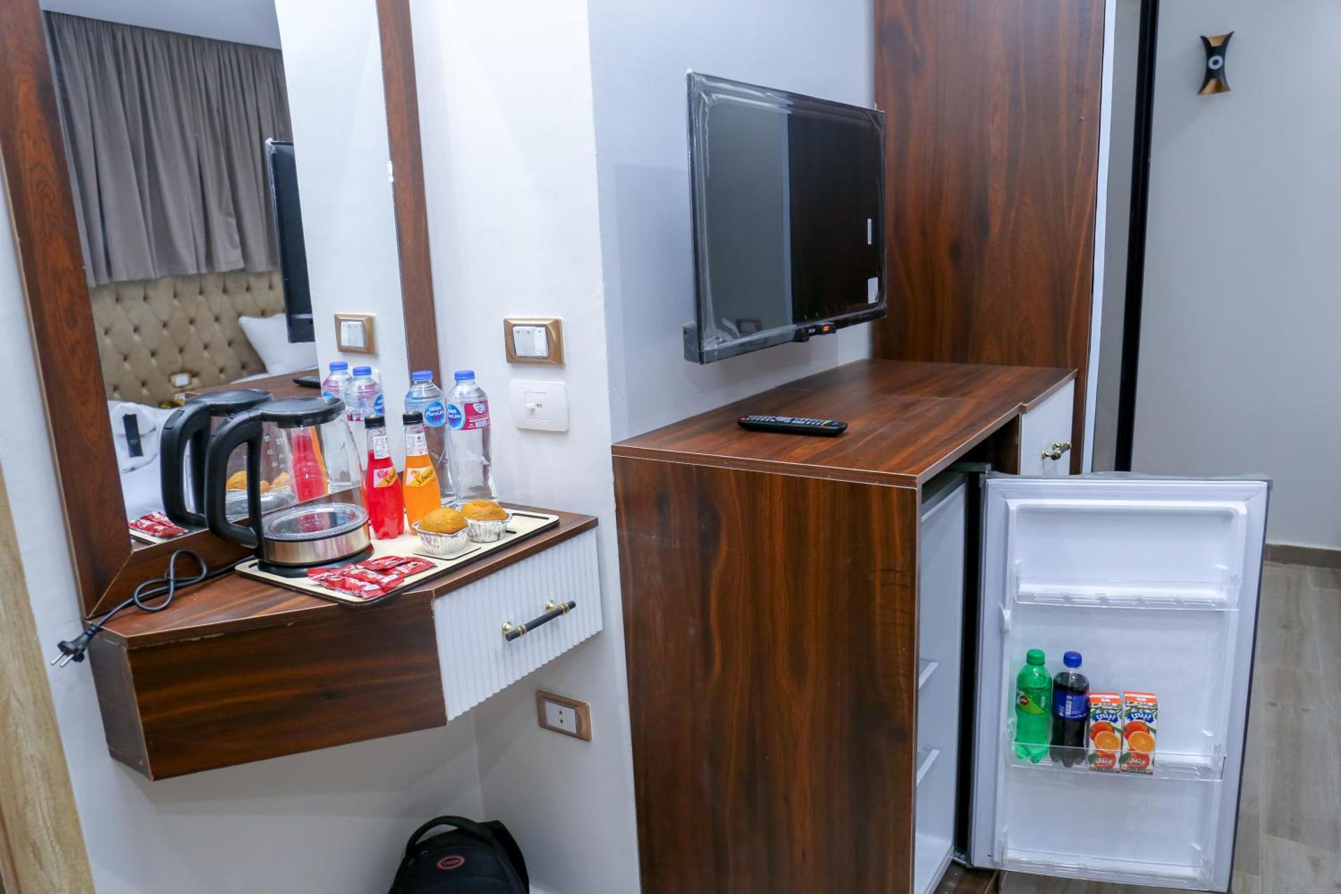 AMADEOS pyramids inn - Photo 25
