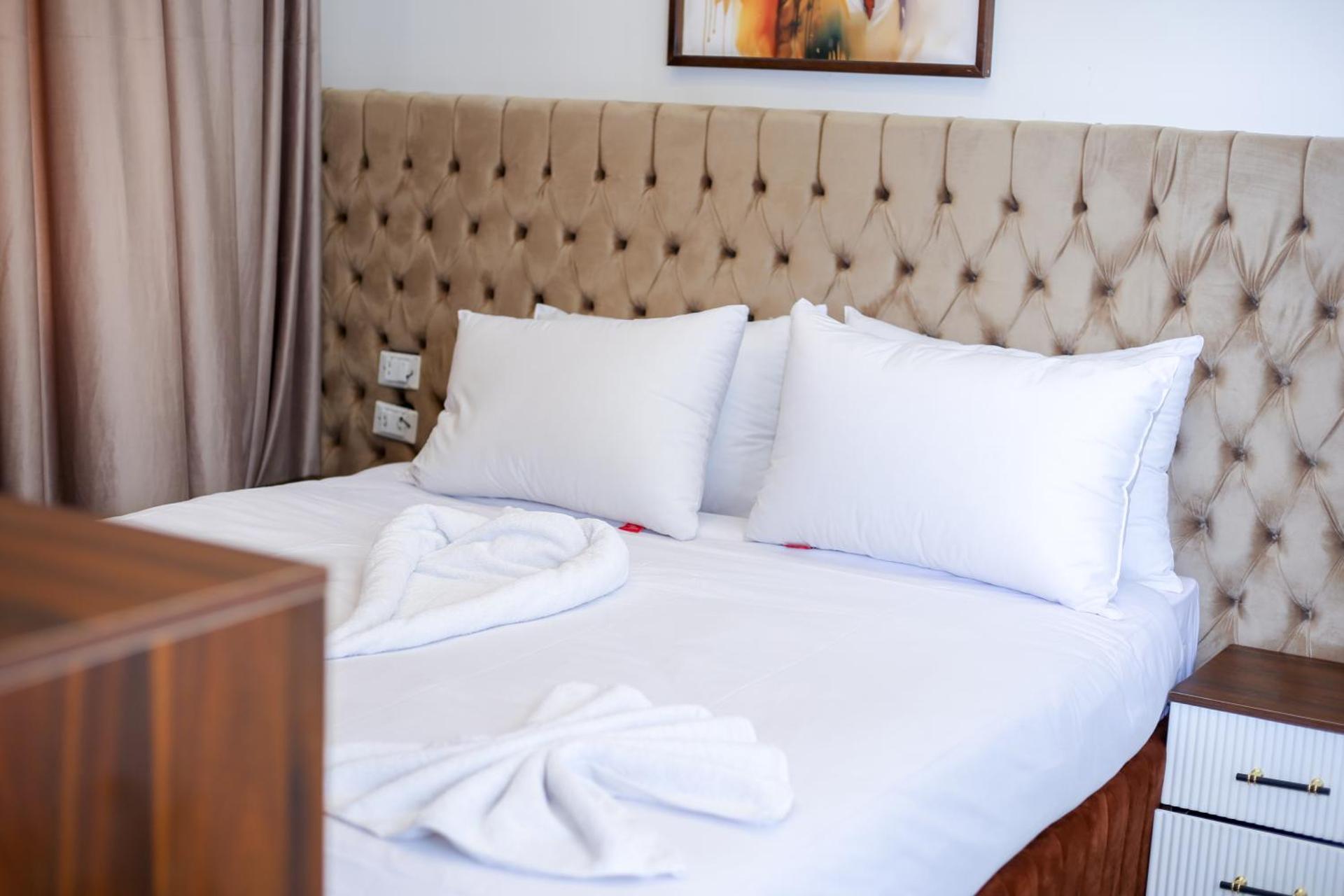 AMADEOS pyramids inn - Photo 127