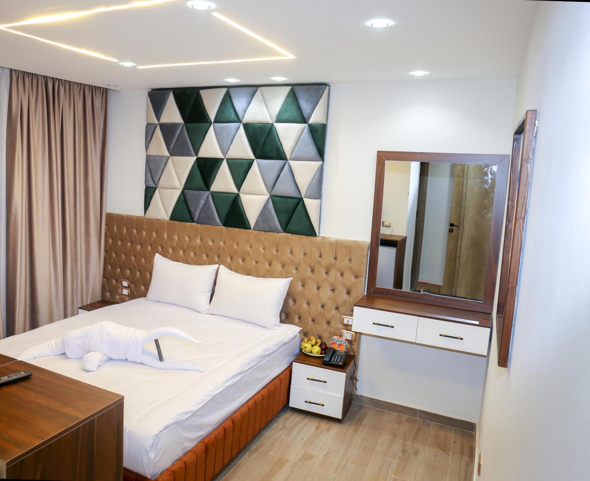 AMADEOS pyramids inn - Photo 110