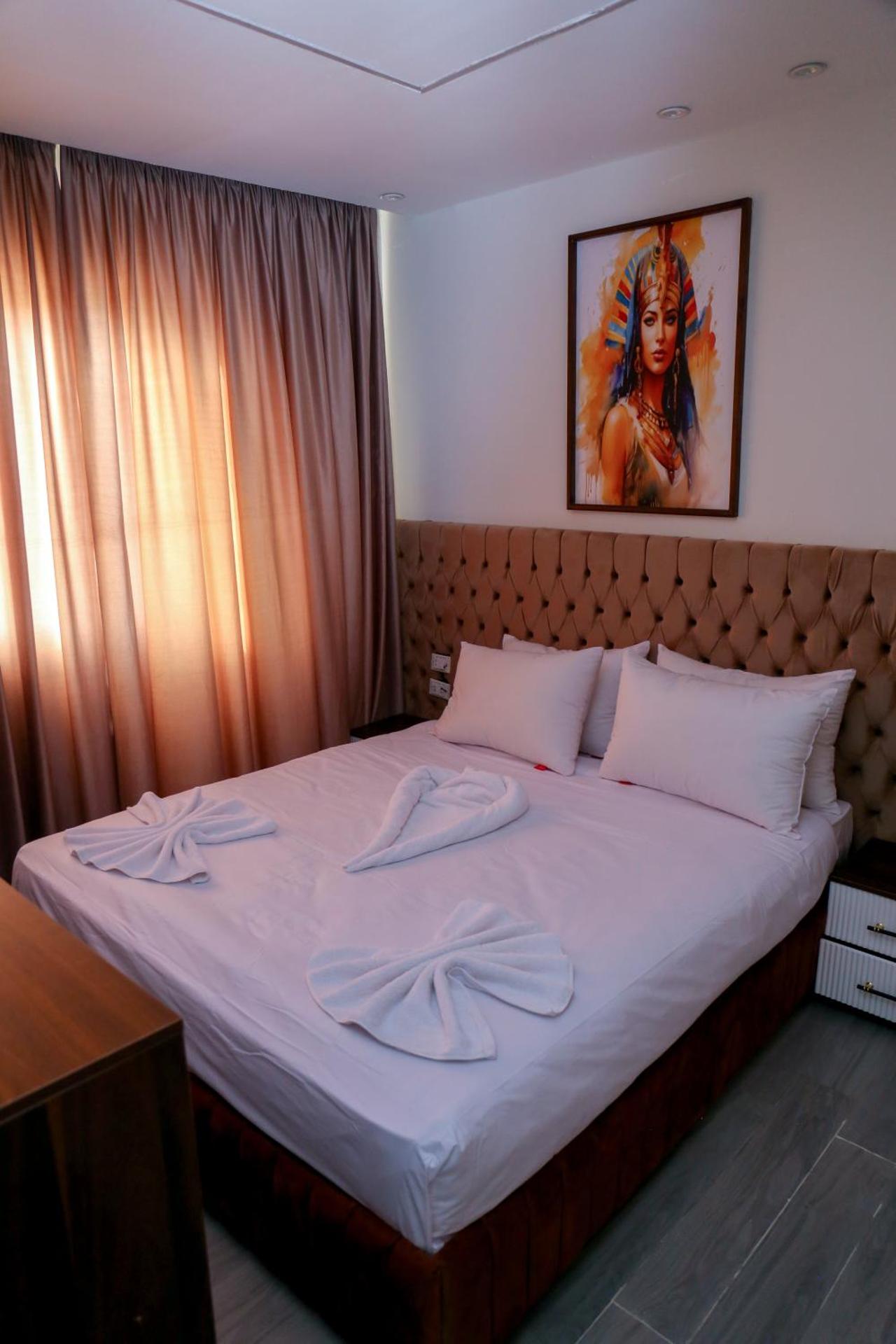 AMADEOS pyramids inn - Photo 109