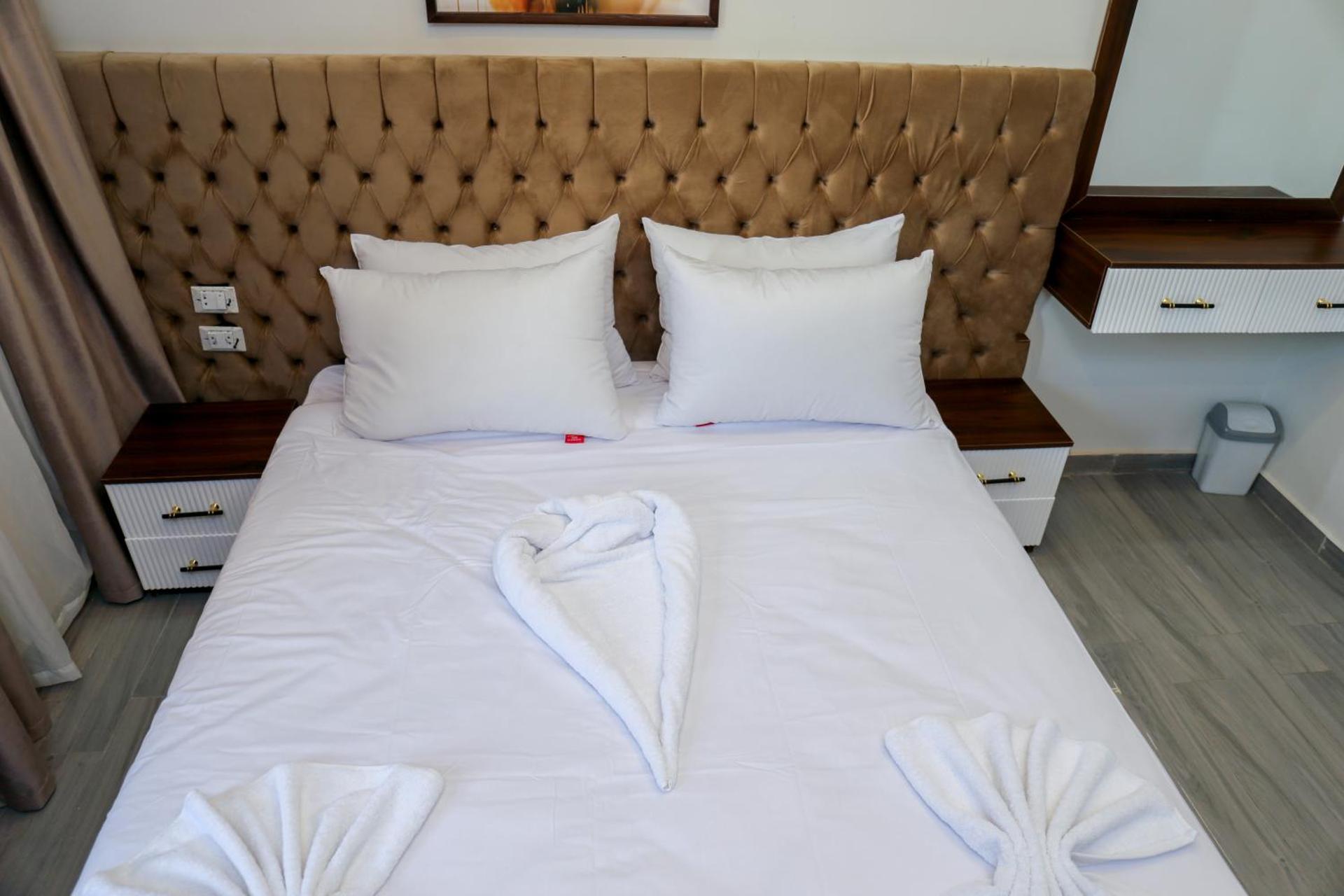 AMADEOS pyramids inn - Photo 113
