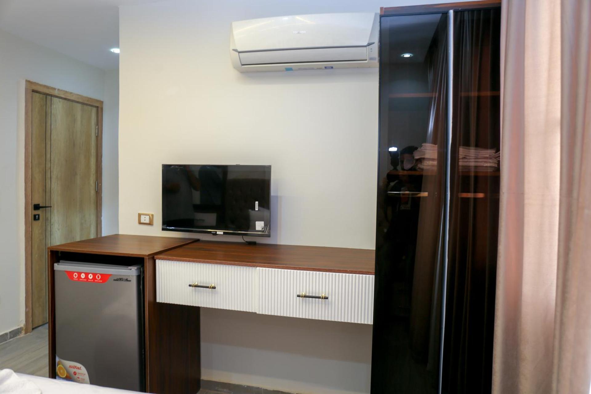 AMADEOS pyramids inn - Photo 125