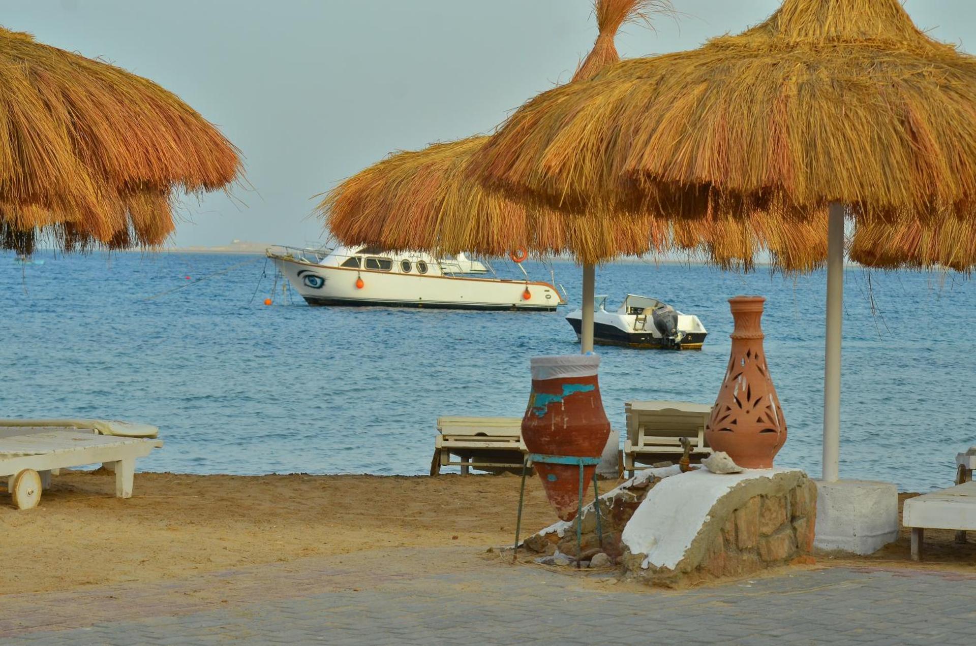 Sun Beach Hotel ABO SOMA - Photo 34