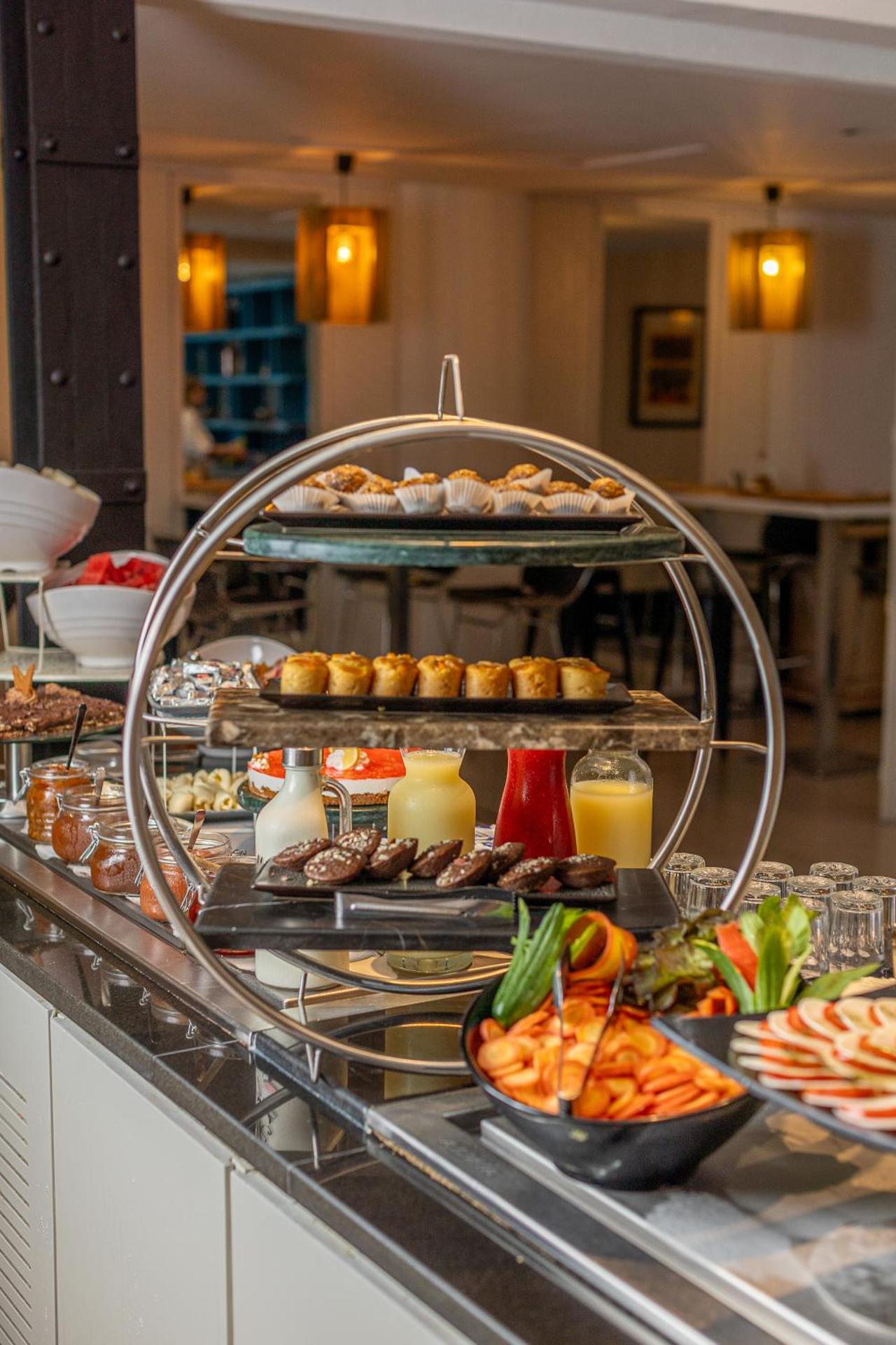 Hotel Carlton - Photo 35