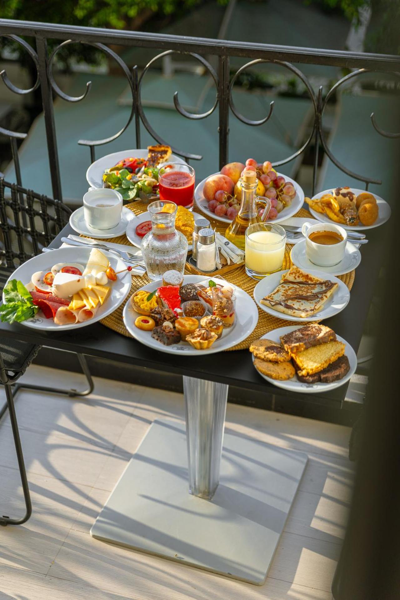 Hotel Carlton - Photo 116