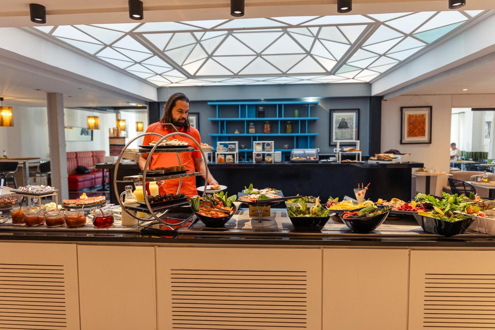 Hotel Carlton - Photo 48