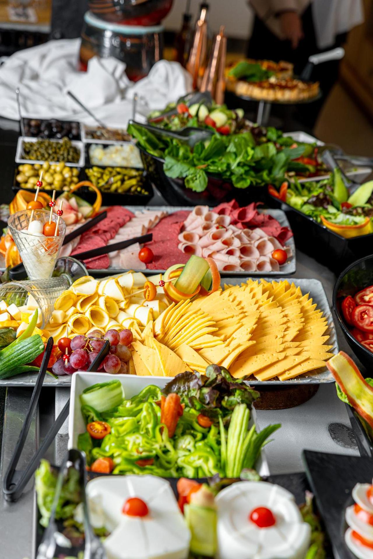 Hotel Carlton - Photo 105