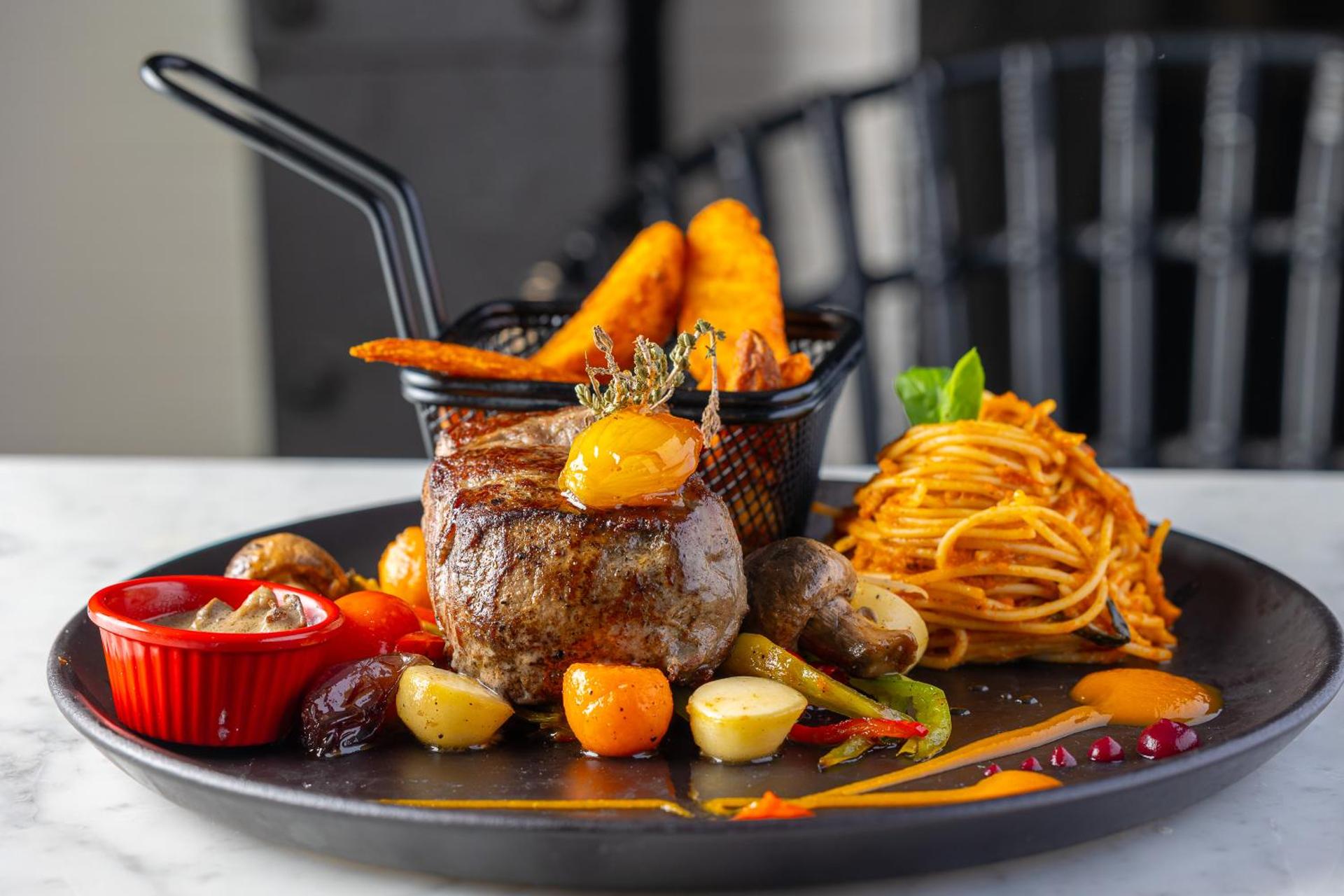 Hotel Carlton - Photo 56