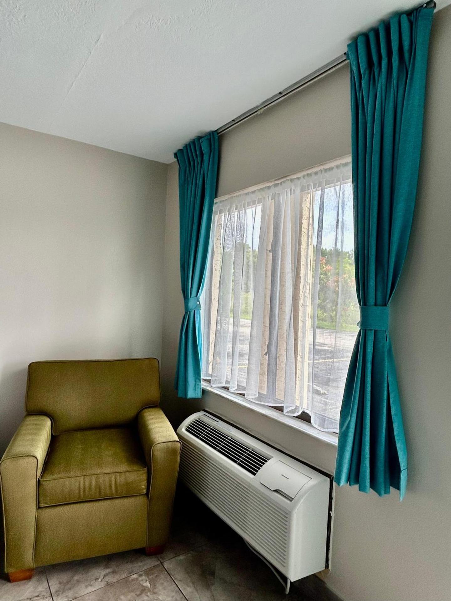 Shining Light Inn & Suites - Photo 5