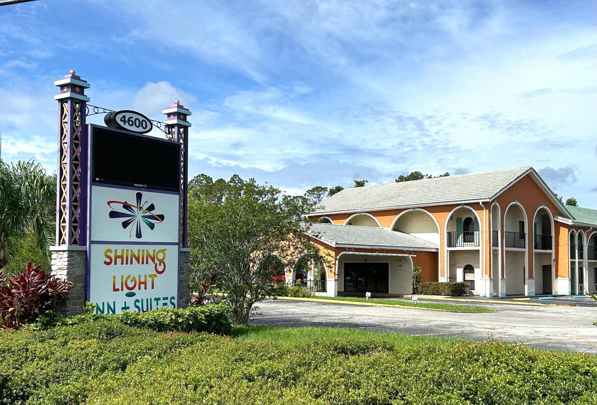 Shining Light Inn & Suites - Photo 12