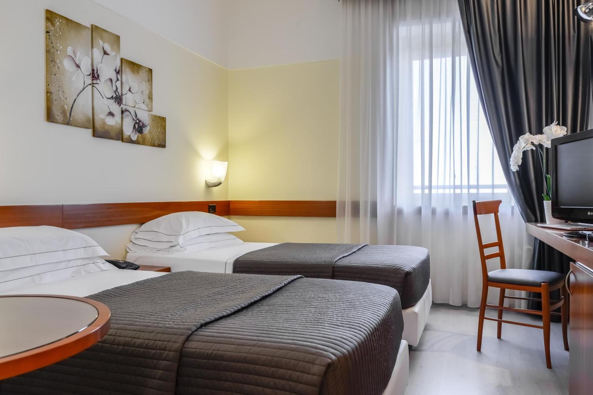 Hotel Bologna Airport - Photo 48