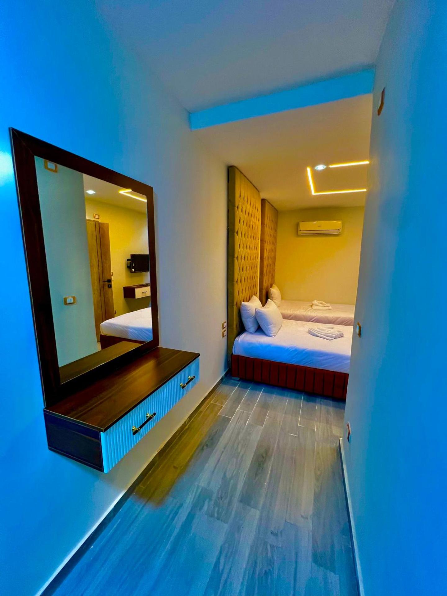 AMADEOS pyramids inn - Photo 92