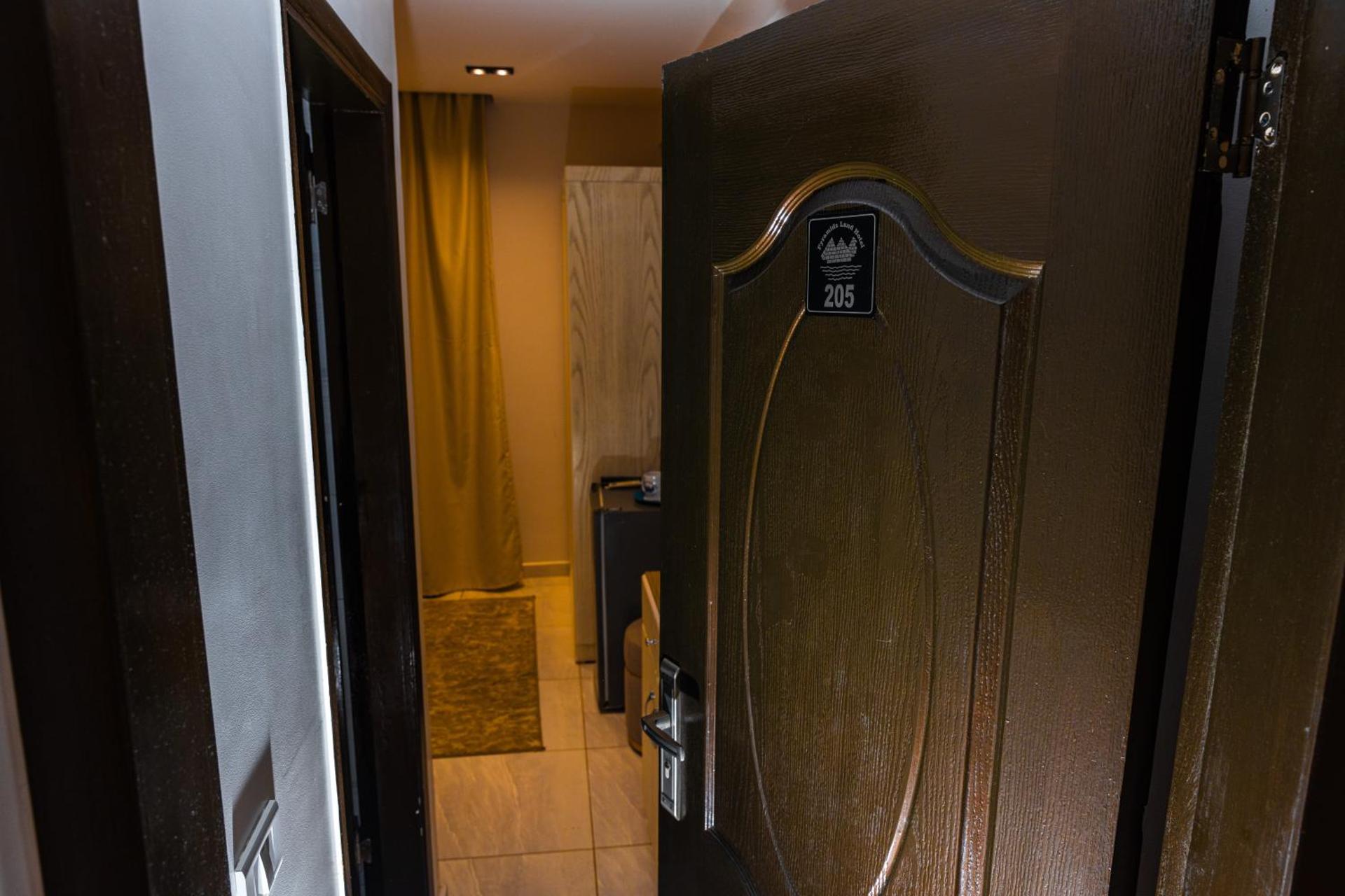 Pyramids Land View - Photo 69