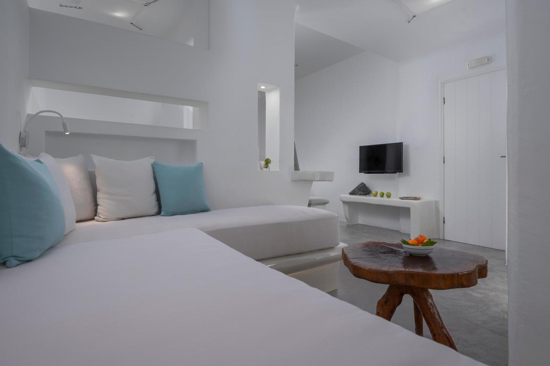 Flaskos Luxury Suites - Photo 12