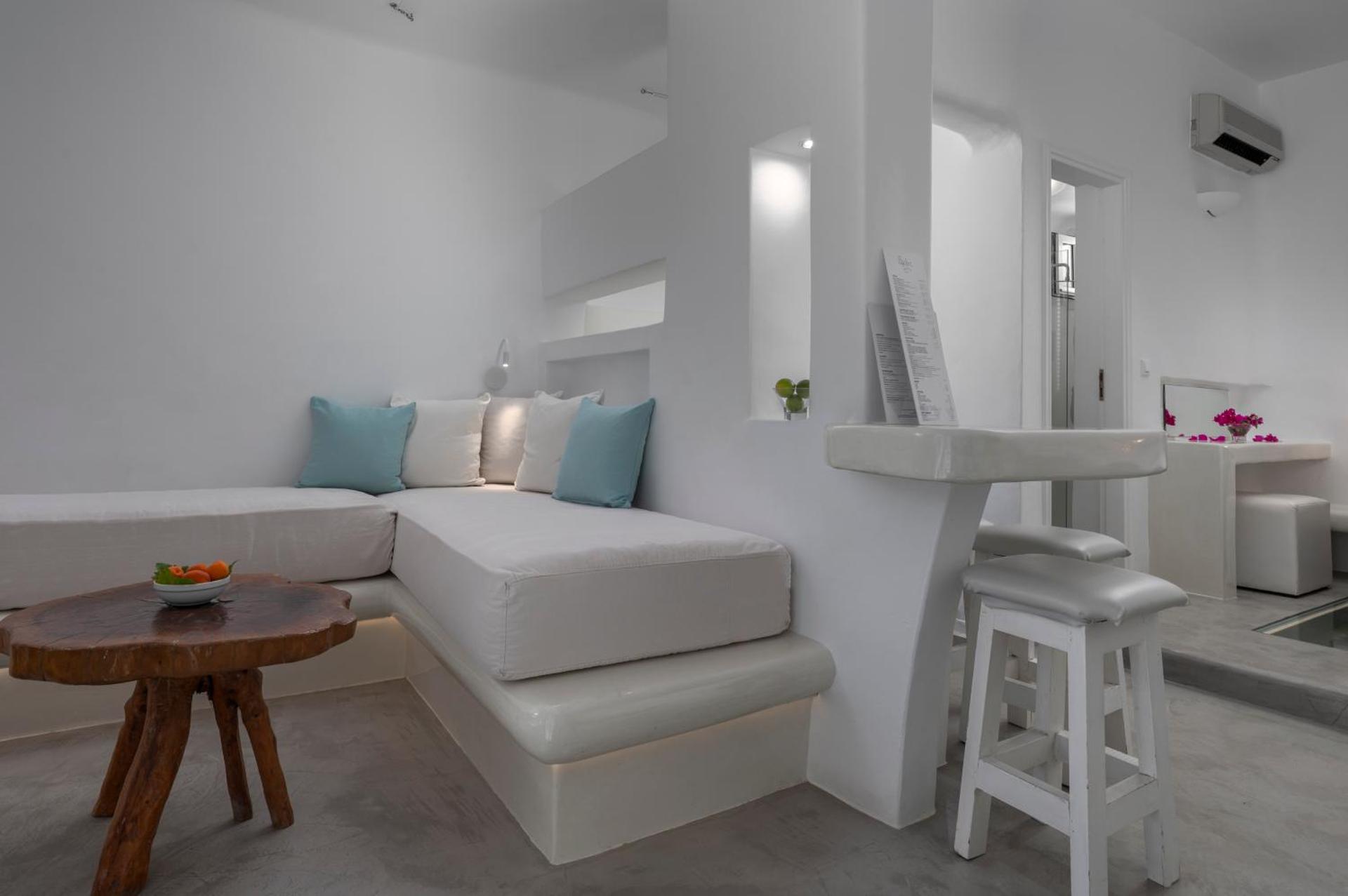 Flaskos Luxury Suites - Photo 10