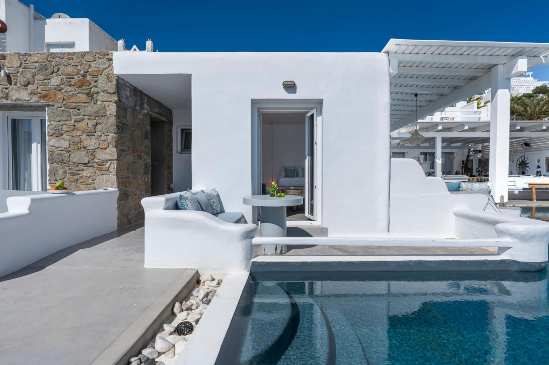 Flaskos Luxury Suites - Photo 19