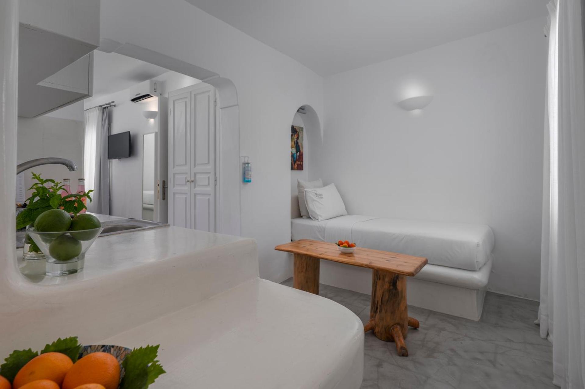 Flaskos Luxury Suites - Photo 26