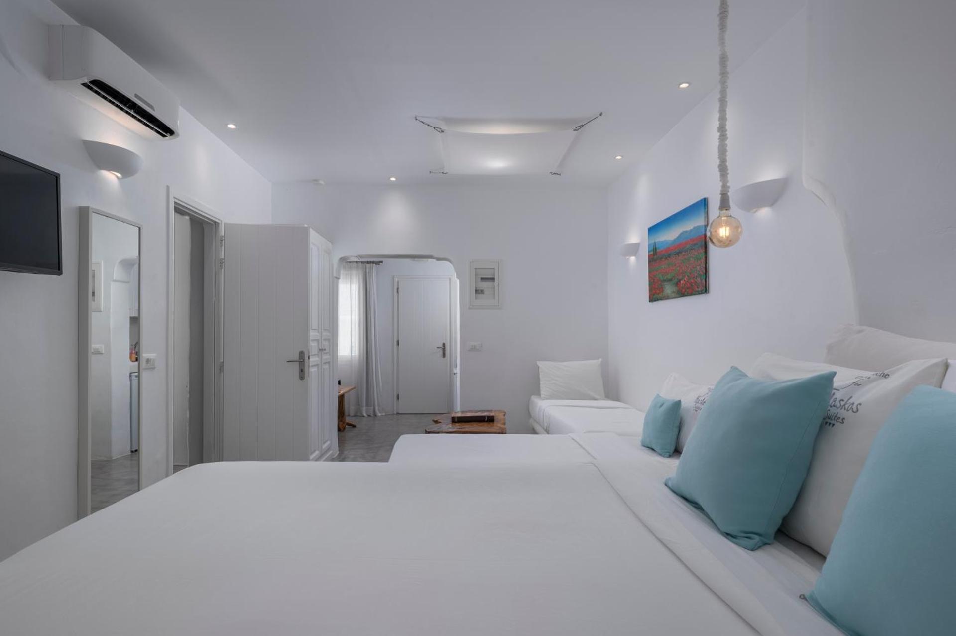 Flaskos Luxury Suites - Photo 31