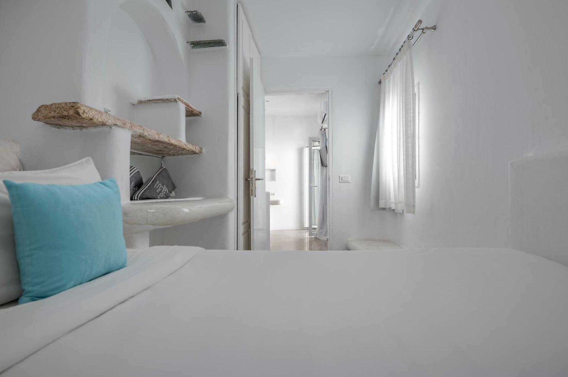 Flaskos Luxury Suites - Photo 40