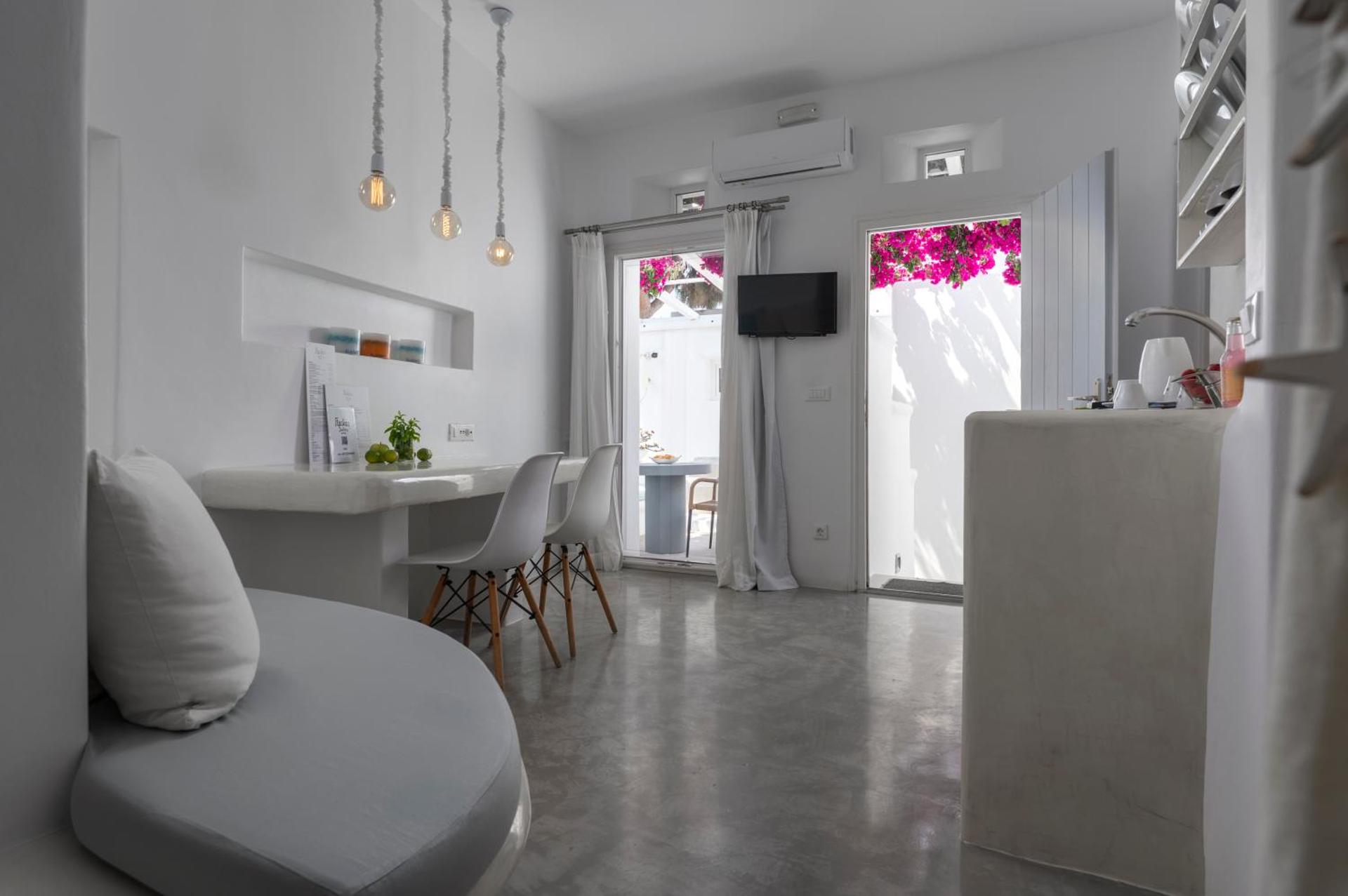 Flaskos Luxury Suites - Photo 39