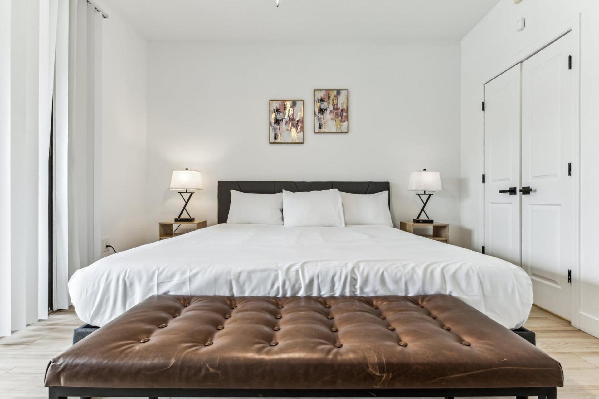 CozySuites Glendale by the stadium with pool 20 - Photo 10