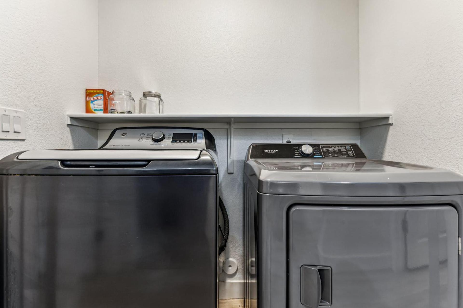 CozySuites Glendale by the stadium with pool 20 - Photo 21