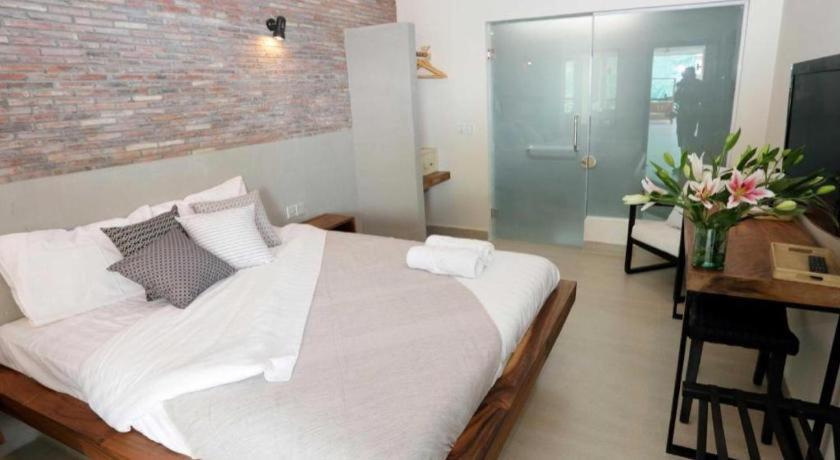 Bamboo9 Boutique - Photo 19