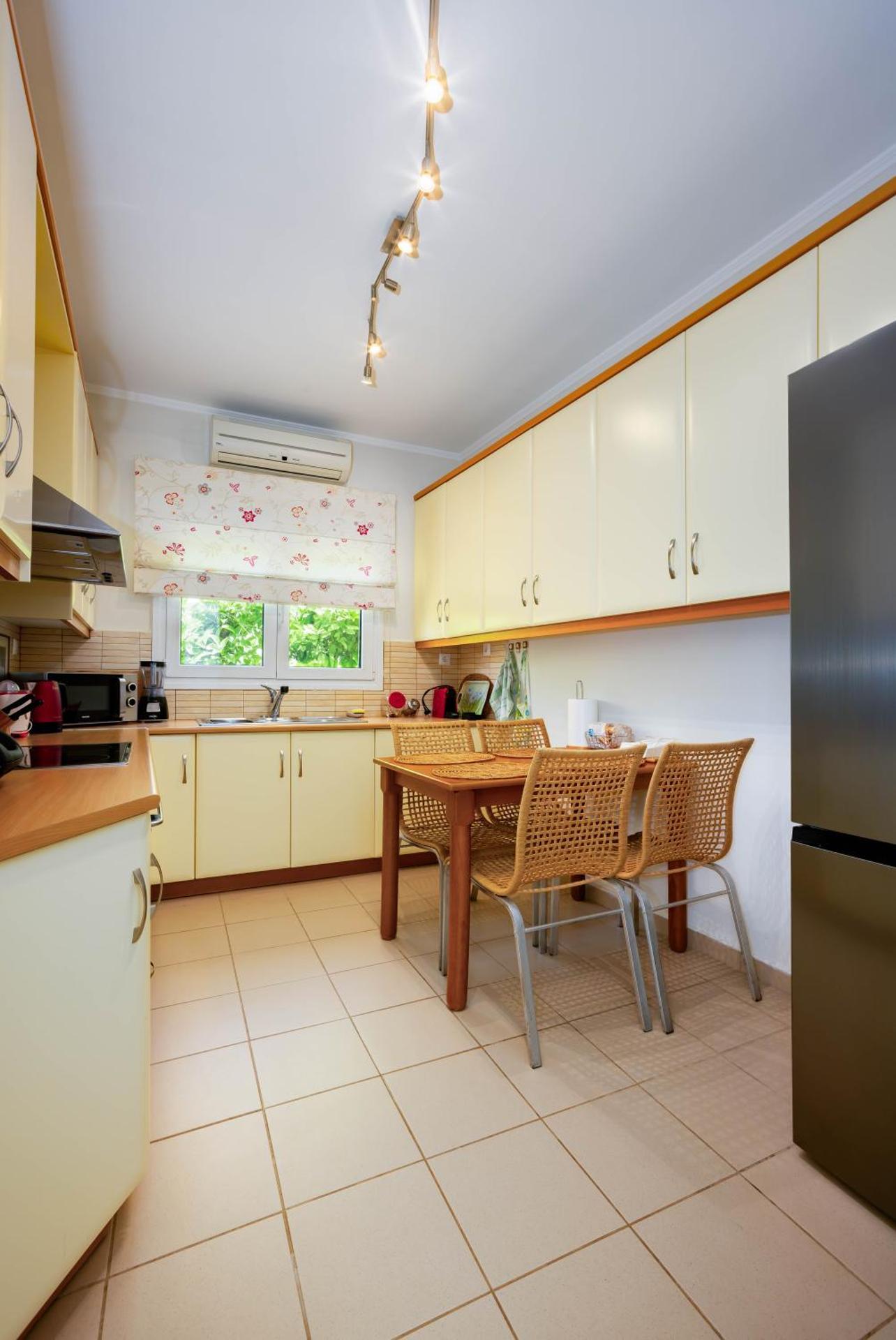 Artemida House - Photo 88