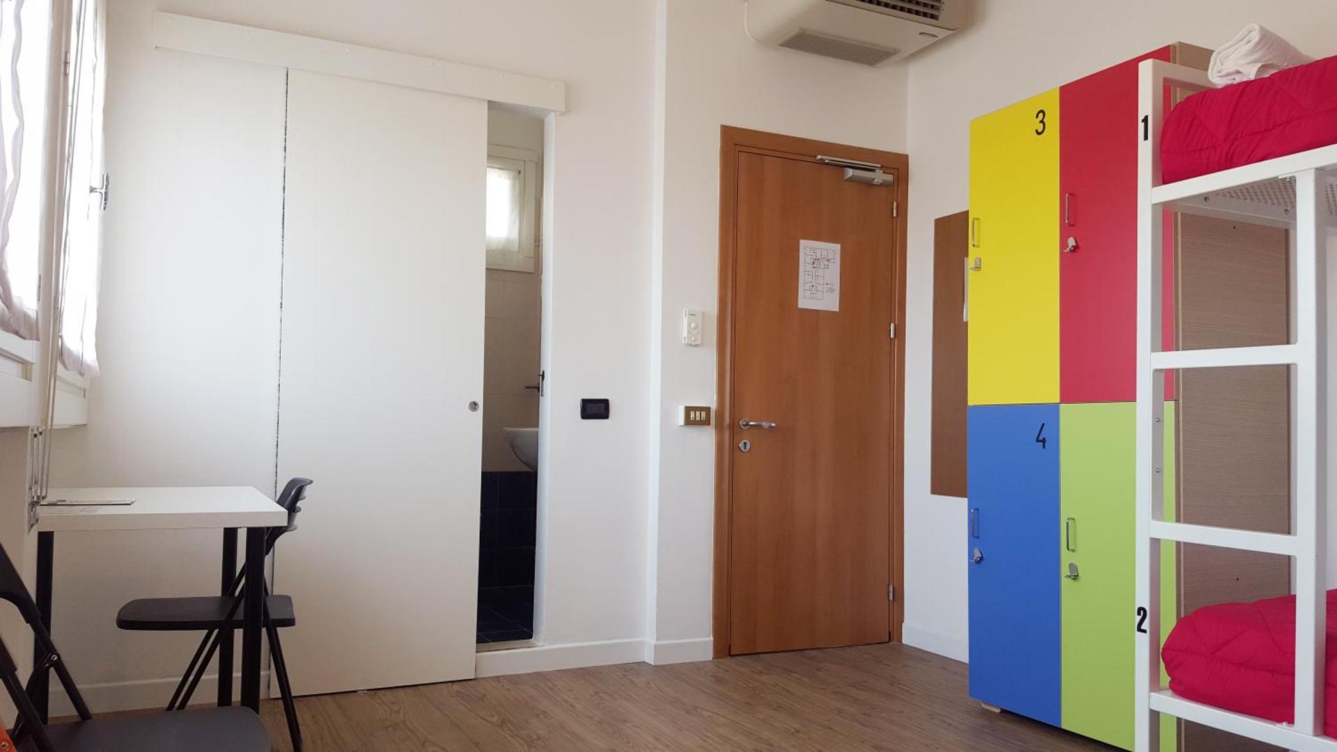 Lake Garda Hostel - Photo 76