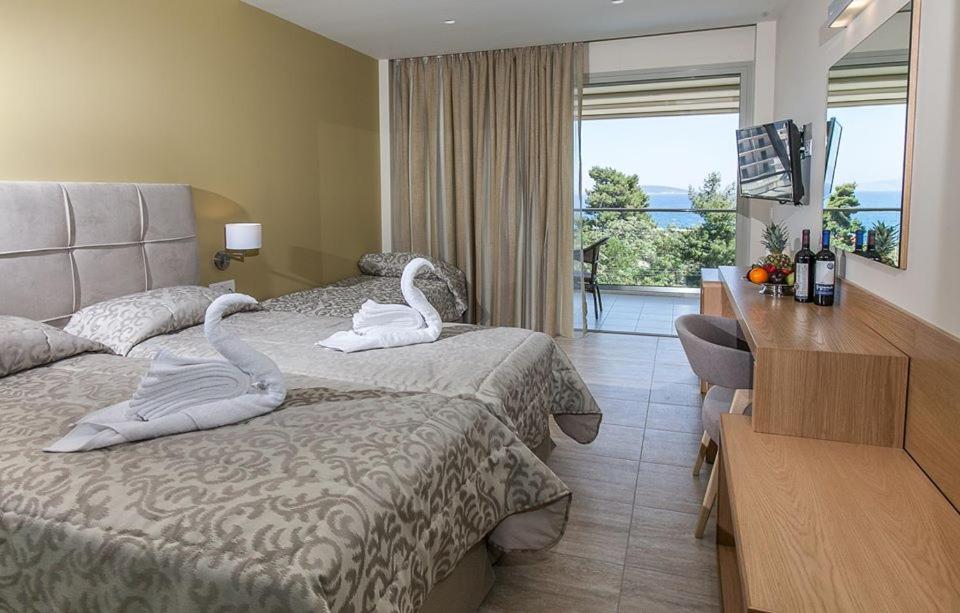 Paradise Lost Hotel-Apartments - Photo 11