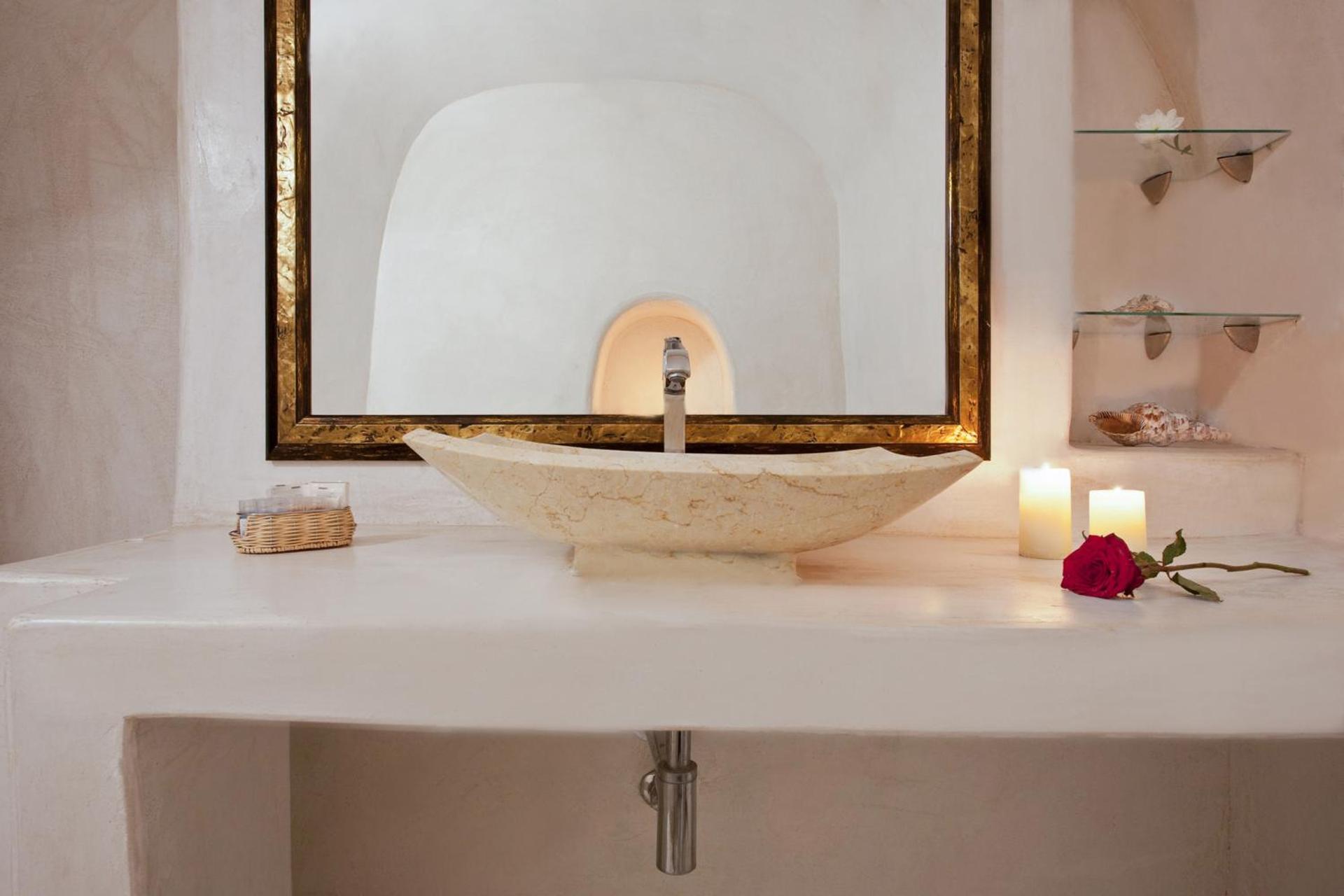 Alexander's Suites - Photo 100