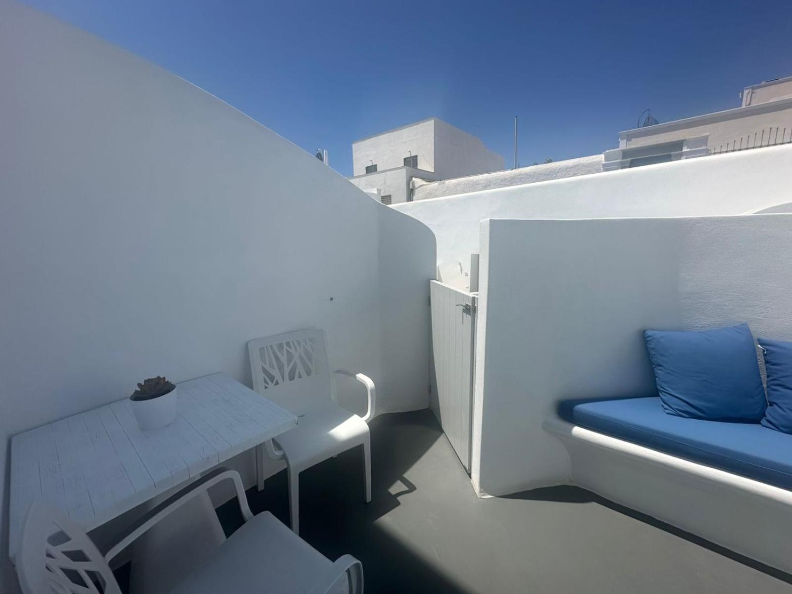 White Concept Caves - Photo 34