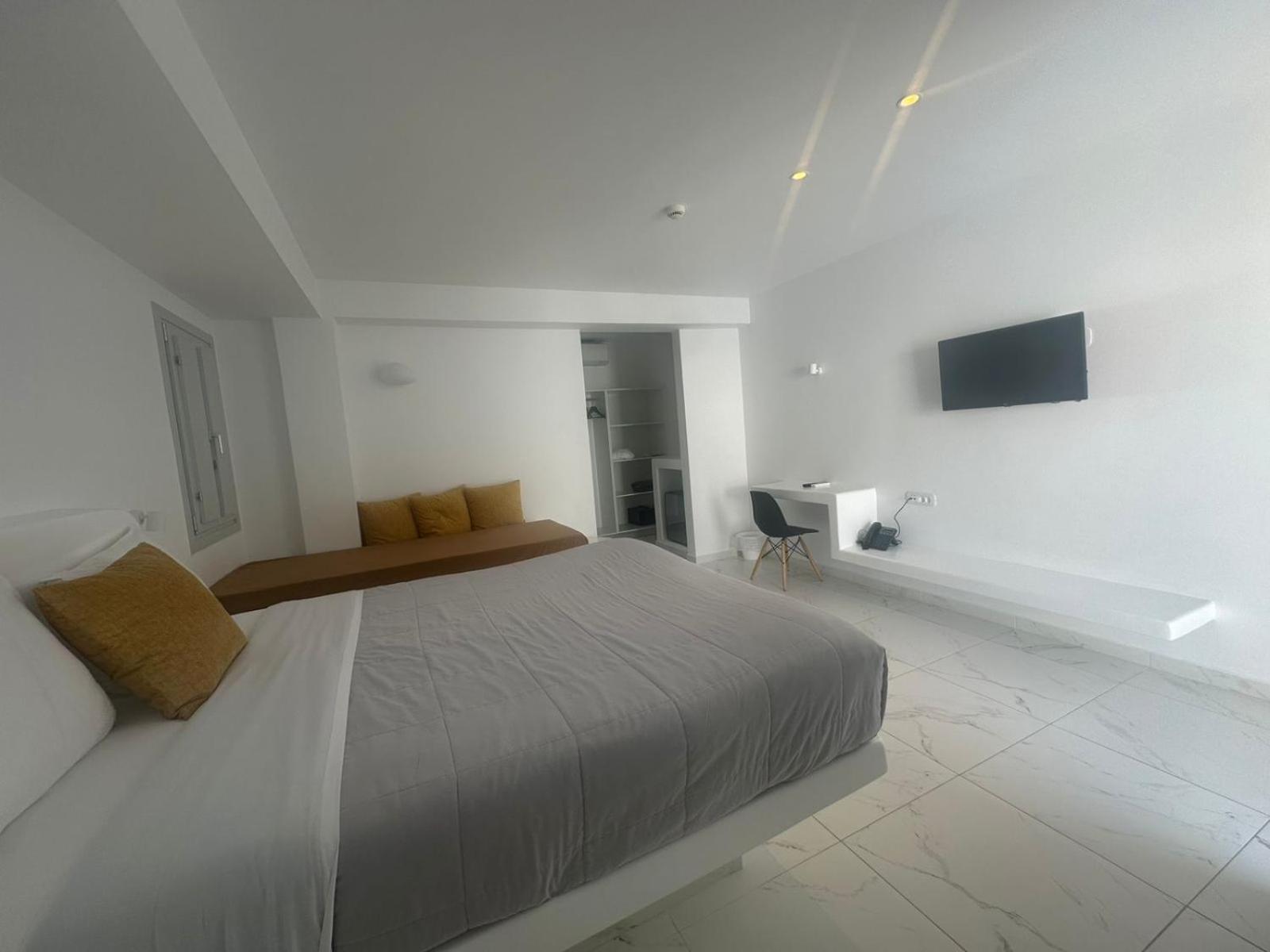 White Concept Caves - Photo 31