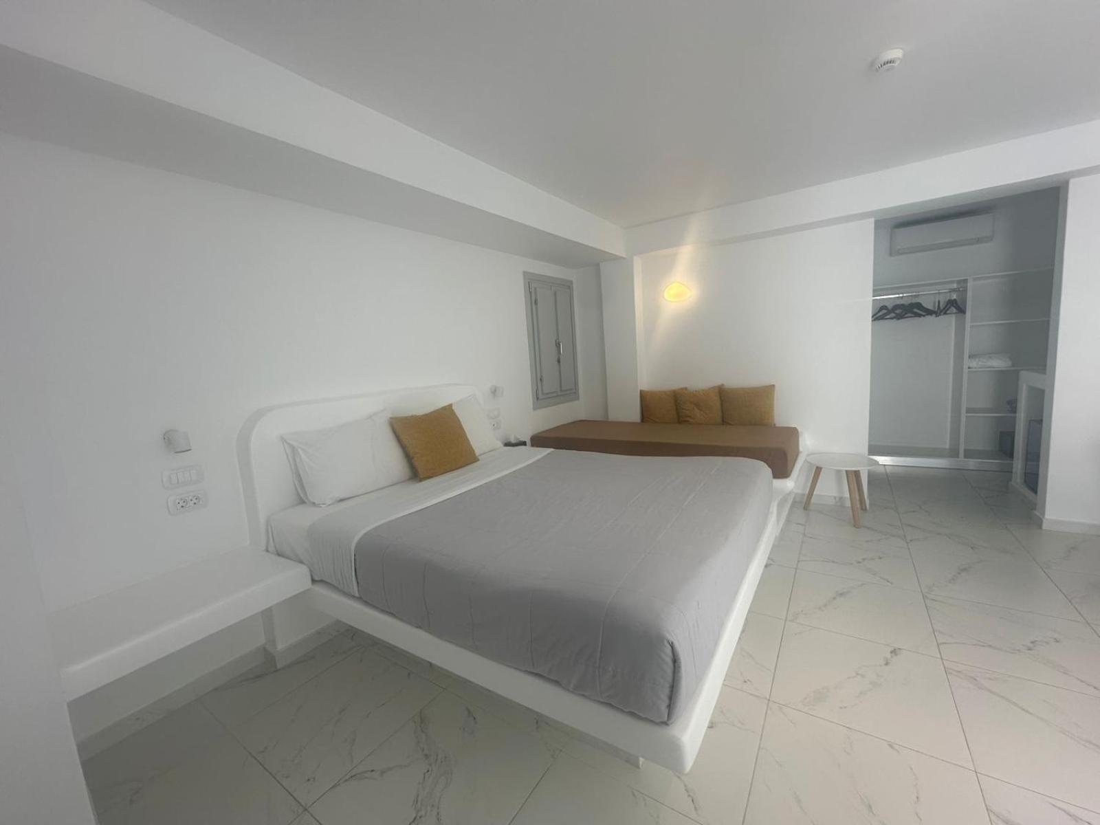 White Concept Caves - Photo 29