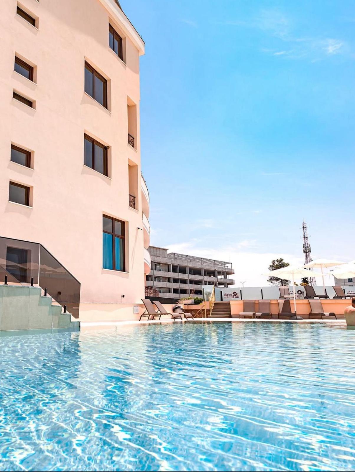 Hotel Airport Tirana - Photo 25