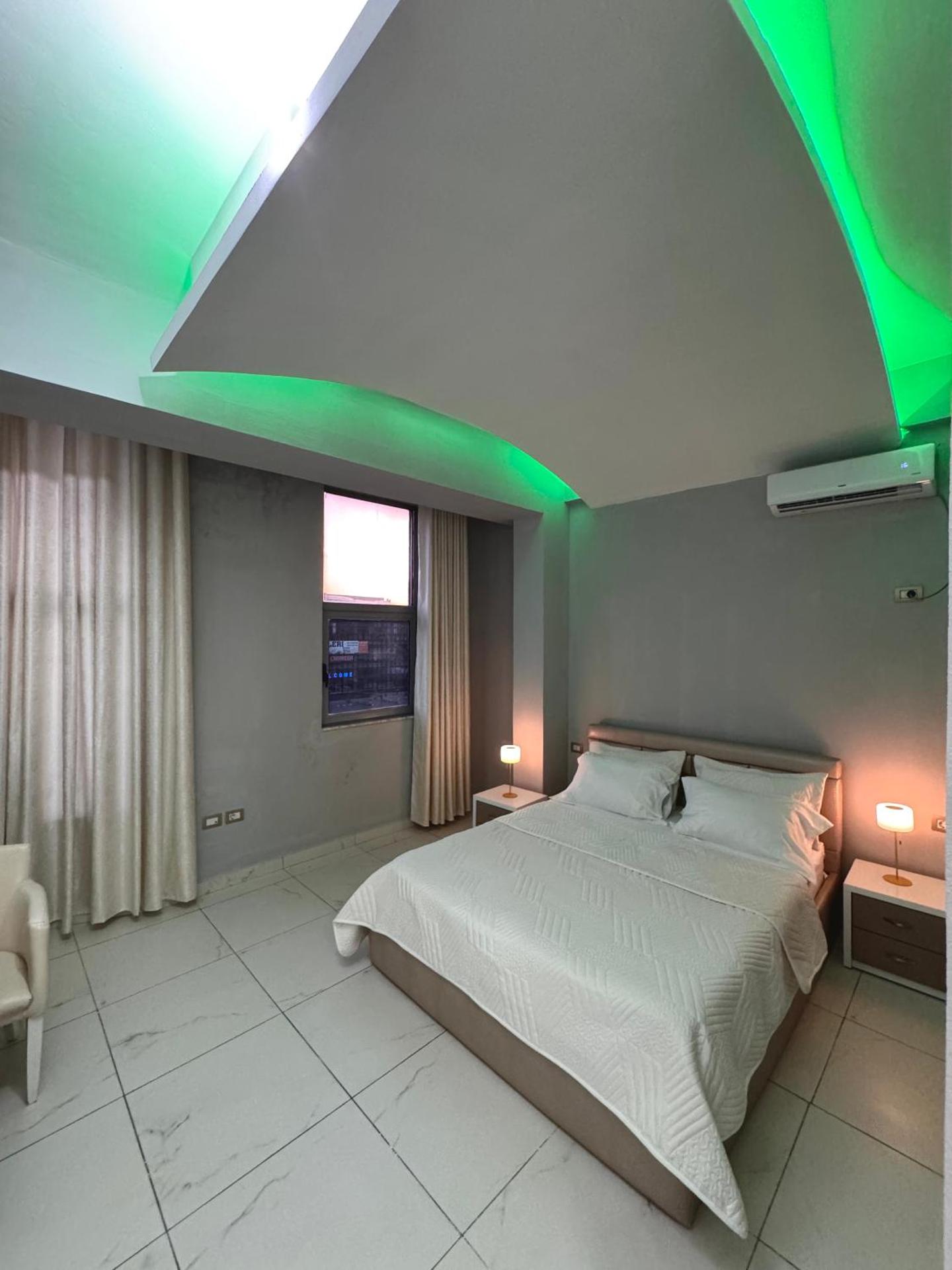 Grand Hotel Gjyshi - Photo 41