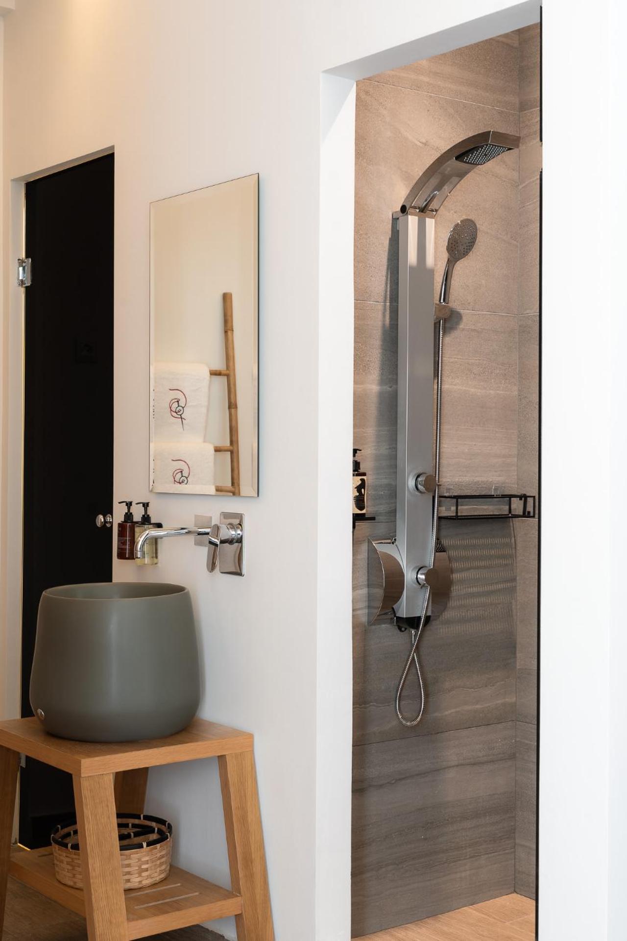 Garment District Suites - Photo 53