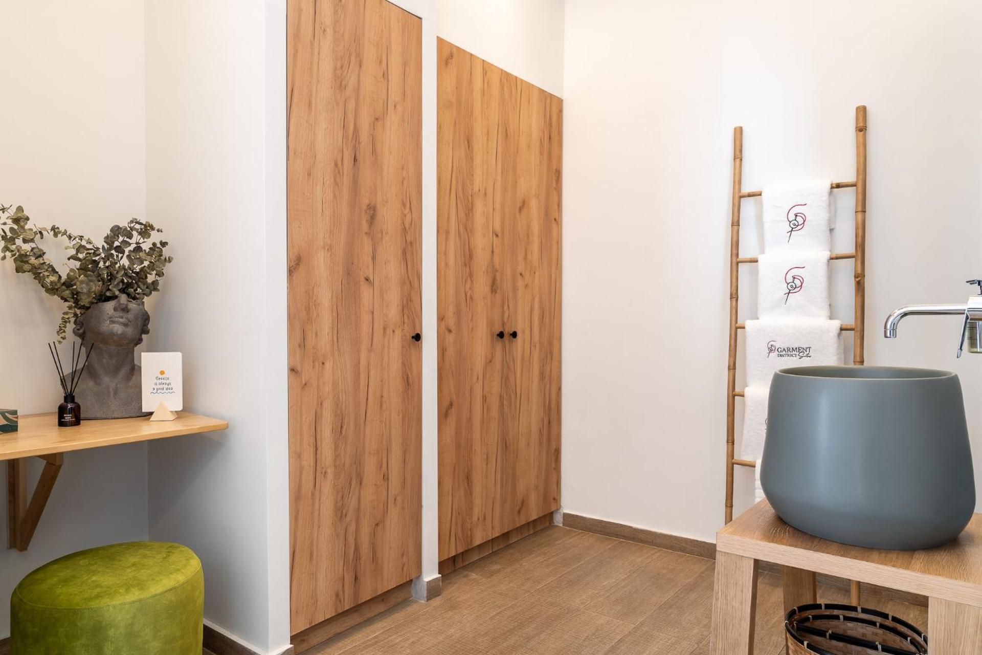 Garment District Suites - Photo 98