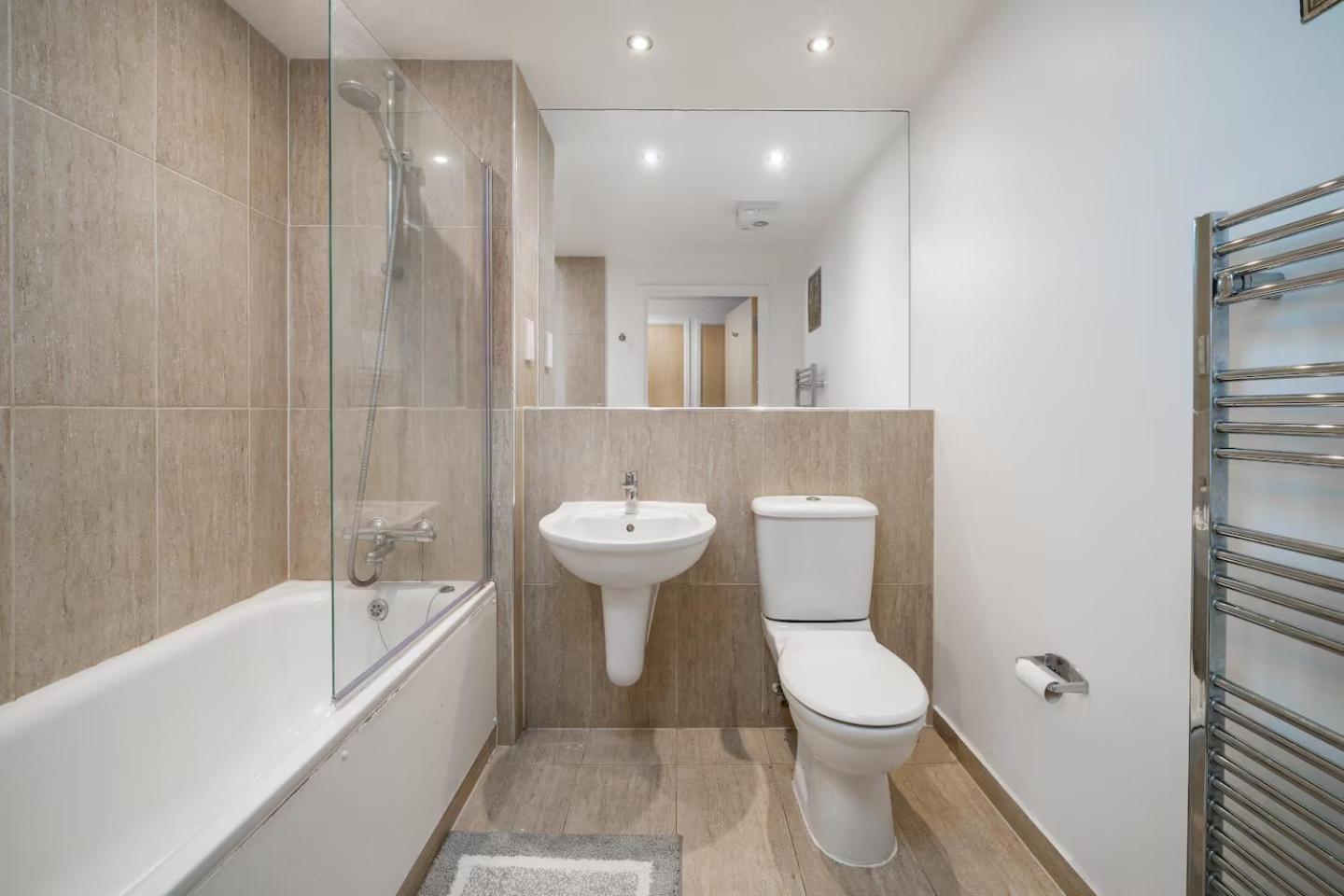 Charming flat near Canary Wharf - Photo 10