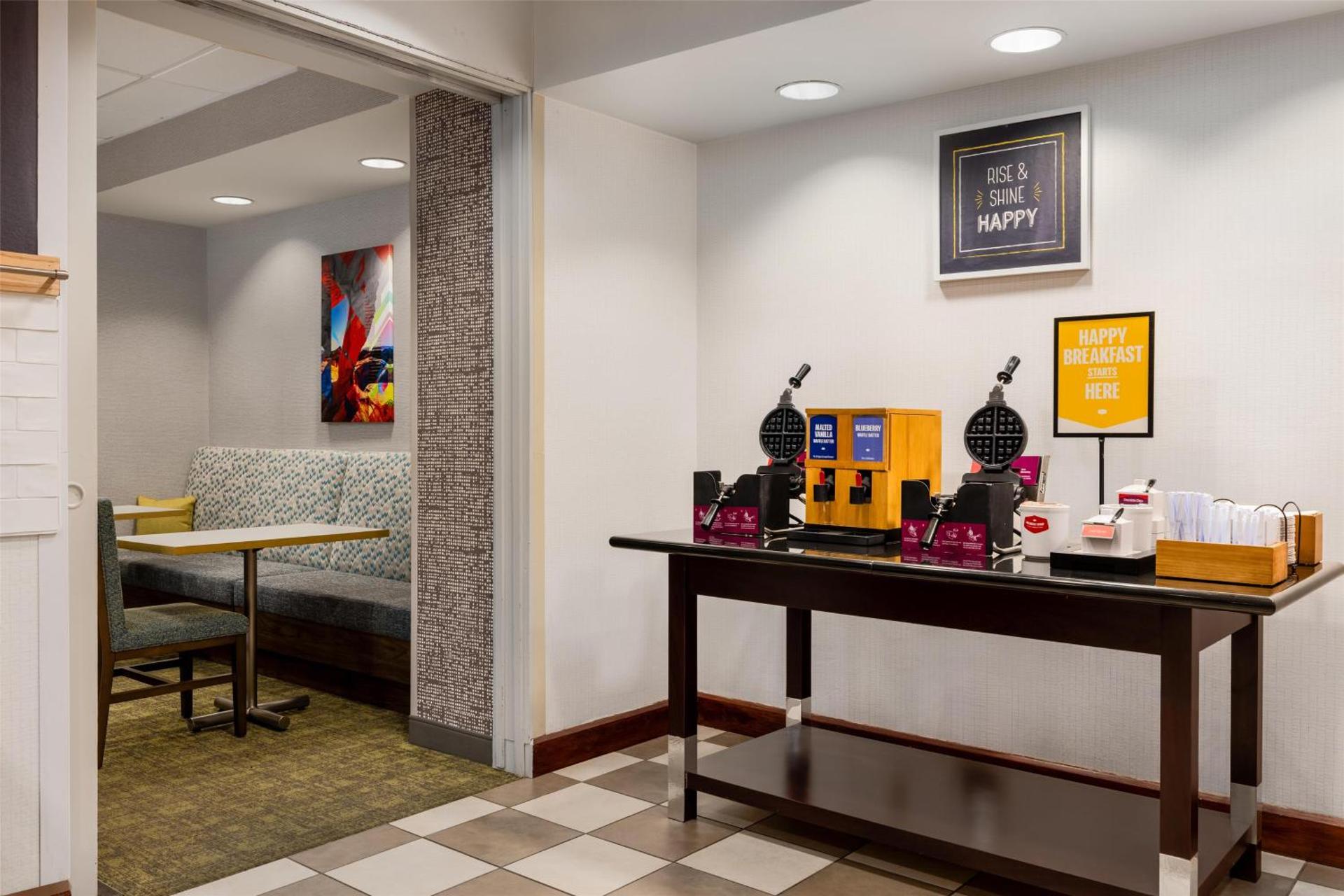 Hampton Inn Las Vegas/North Speedway - Photo 10