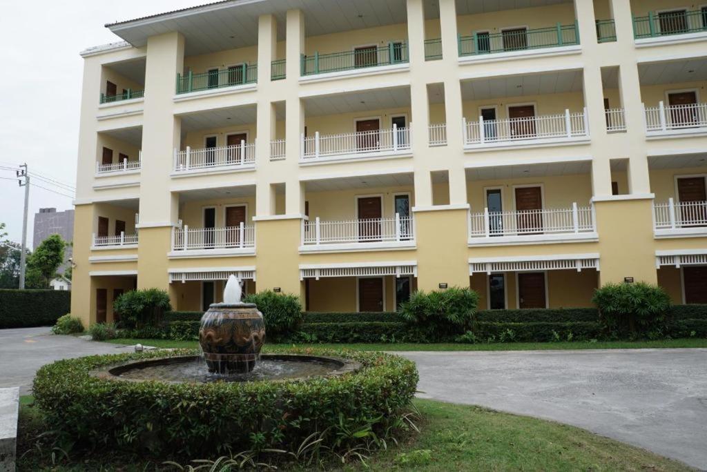 The One Residence Hotel - Photo 51