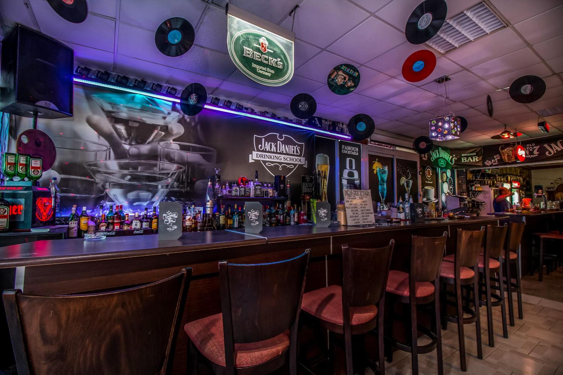 Jack Daniel Friends - Photo 4