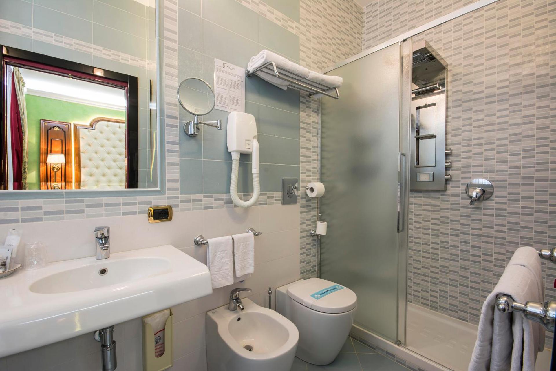 Hotel Vittoria - Photo 66